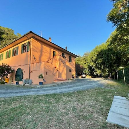 Commuoversi Ssa - Azienda Agricola Hotel Usigliano Luaran gambar